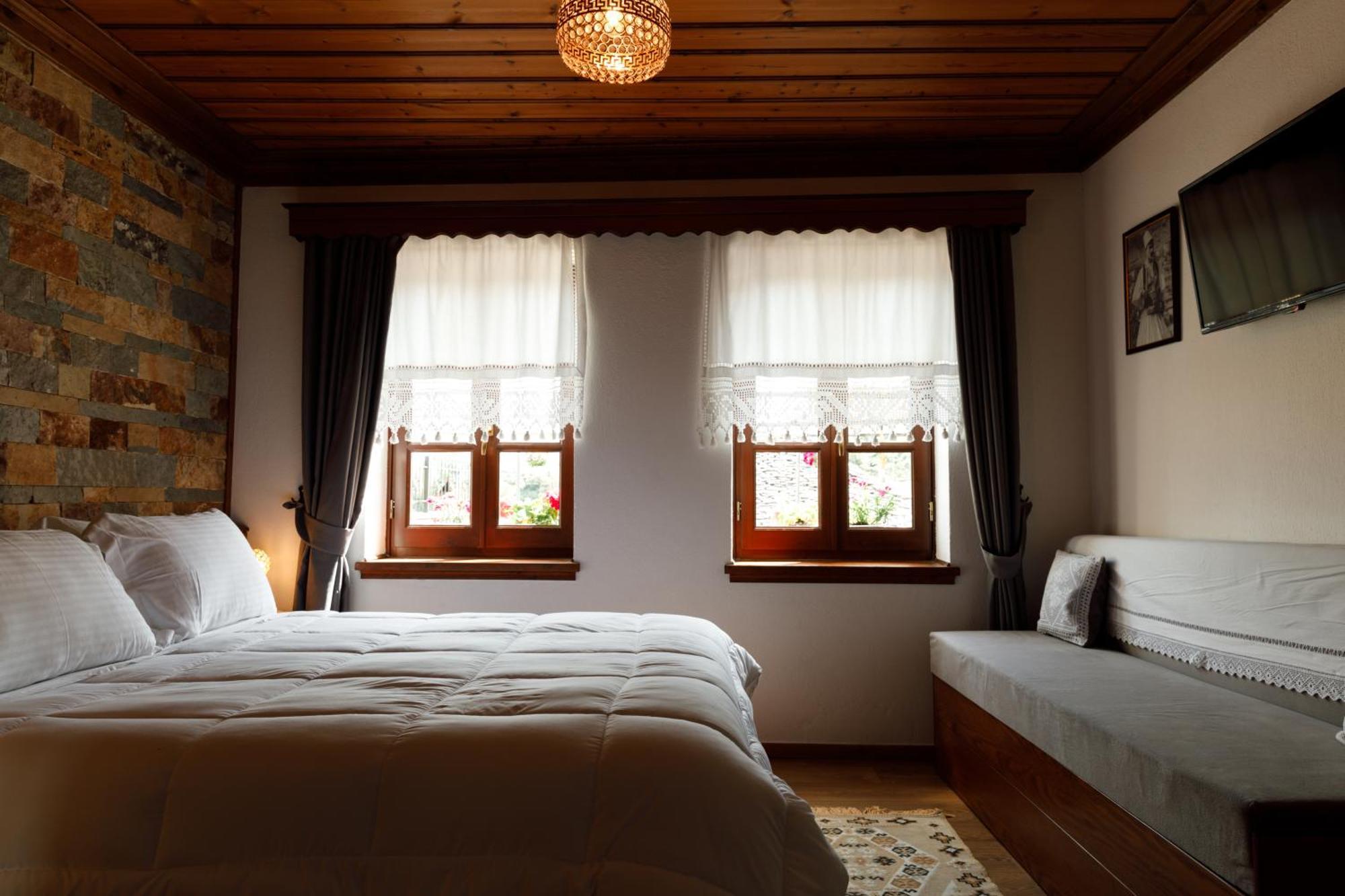 Hotel Pashai Gjirokaster Exterior photo