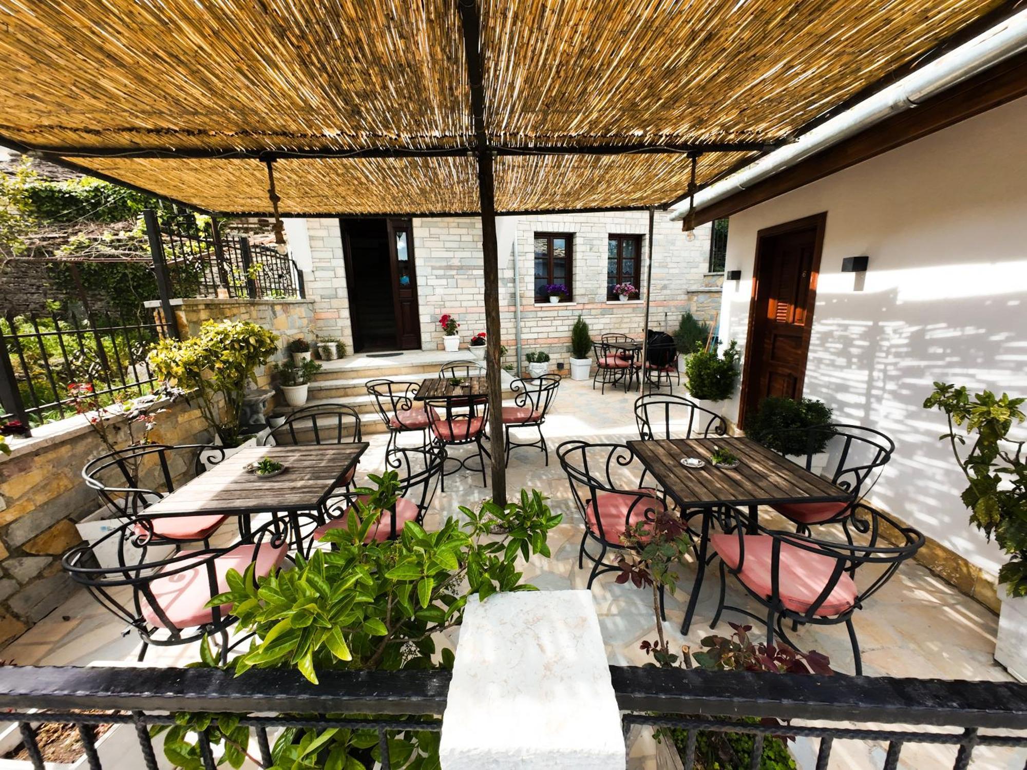 Hotel Pashai Gjirokaster Exterior photo